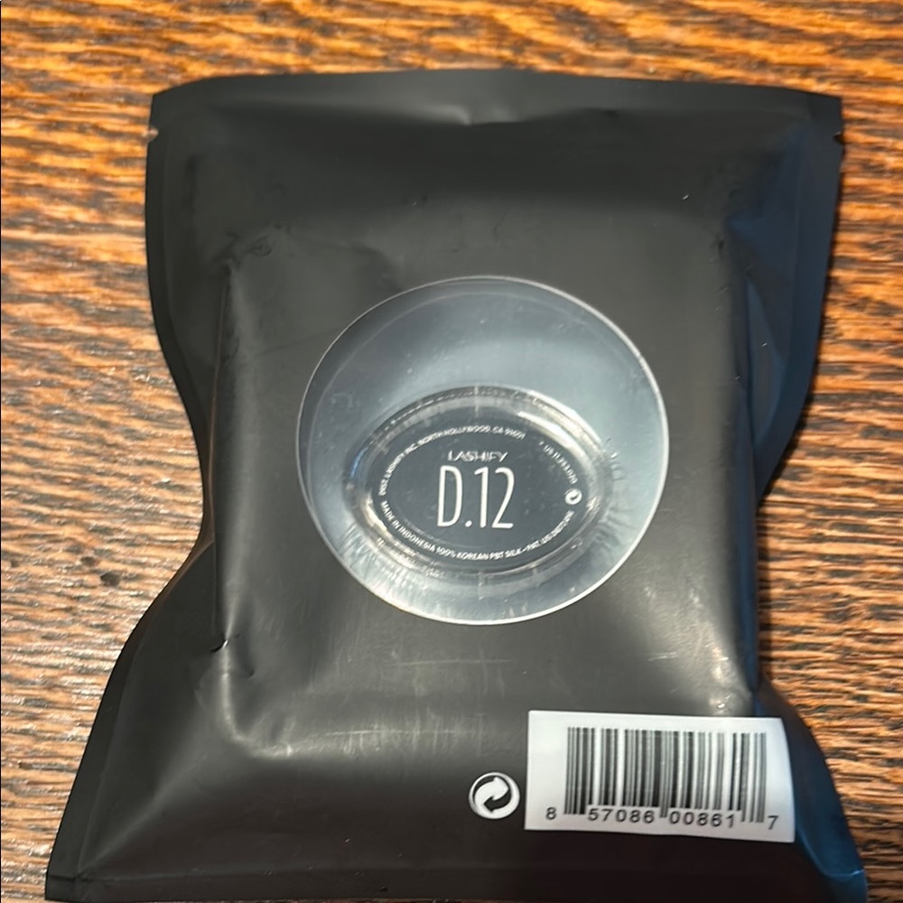 Lashify D.12 Eyelash Extensions in Black Packaging